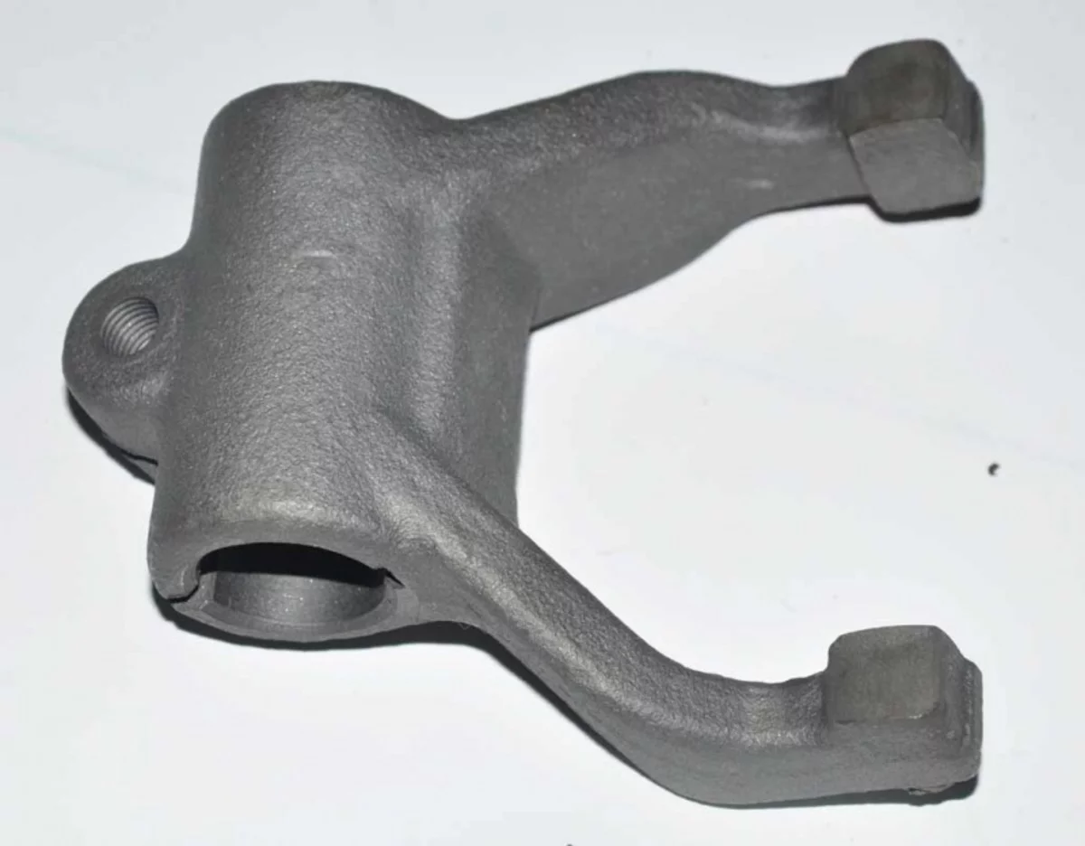 купить Вилка включения сцепления КПП-154 / ПАО КамАЗ / с разбора